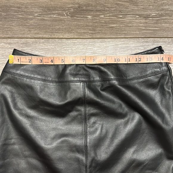 BLACK LEATHER SKIRT SIZE 8 LAMB SKIN CROFT & BARROW MIDI - Picture 2 of 8
